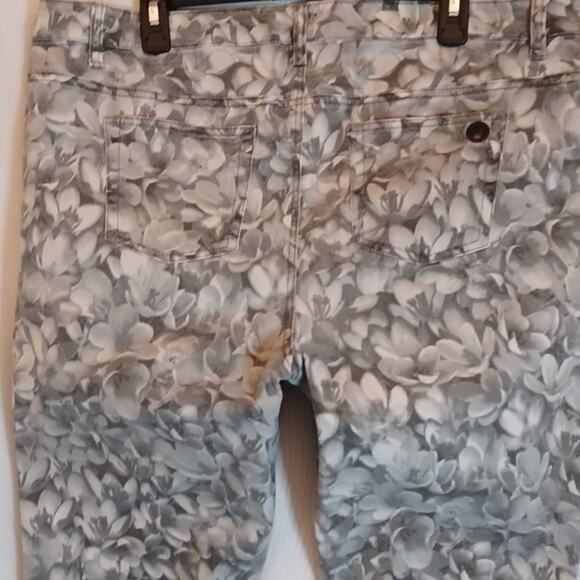 MICHAEL KORS Women's Gray Floral Pants Size 16W. - Picture 12 of 15